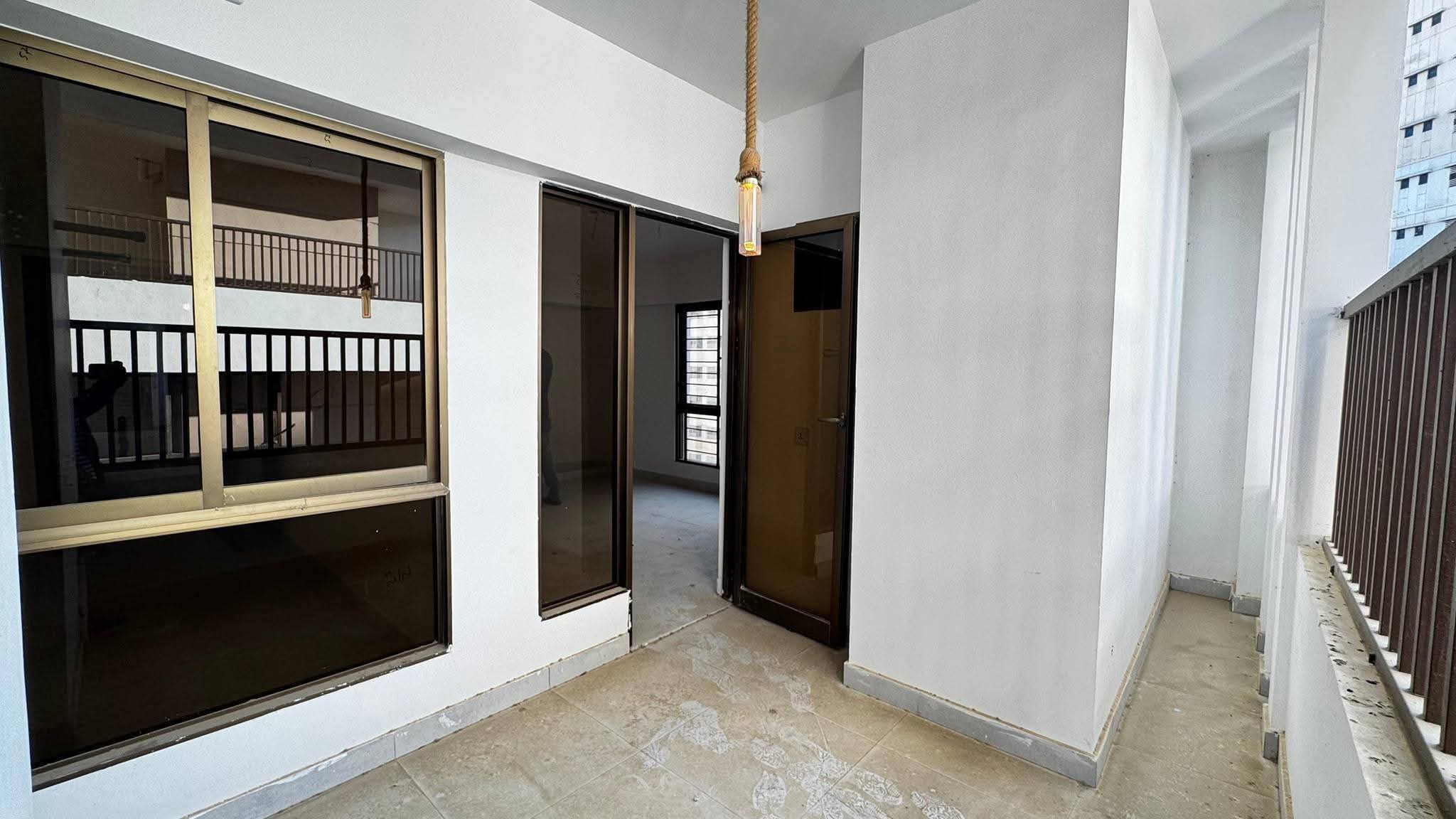 Brand New 2 Bed DD Flats for Sale | Falaknaz Twin Tower Karachi - Image 5