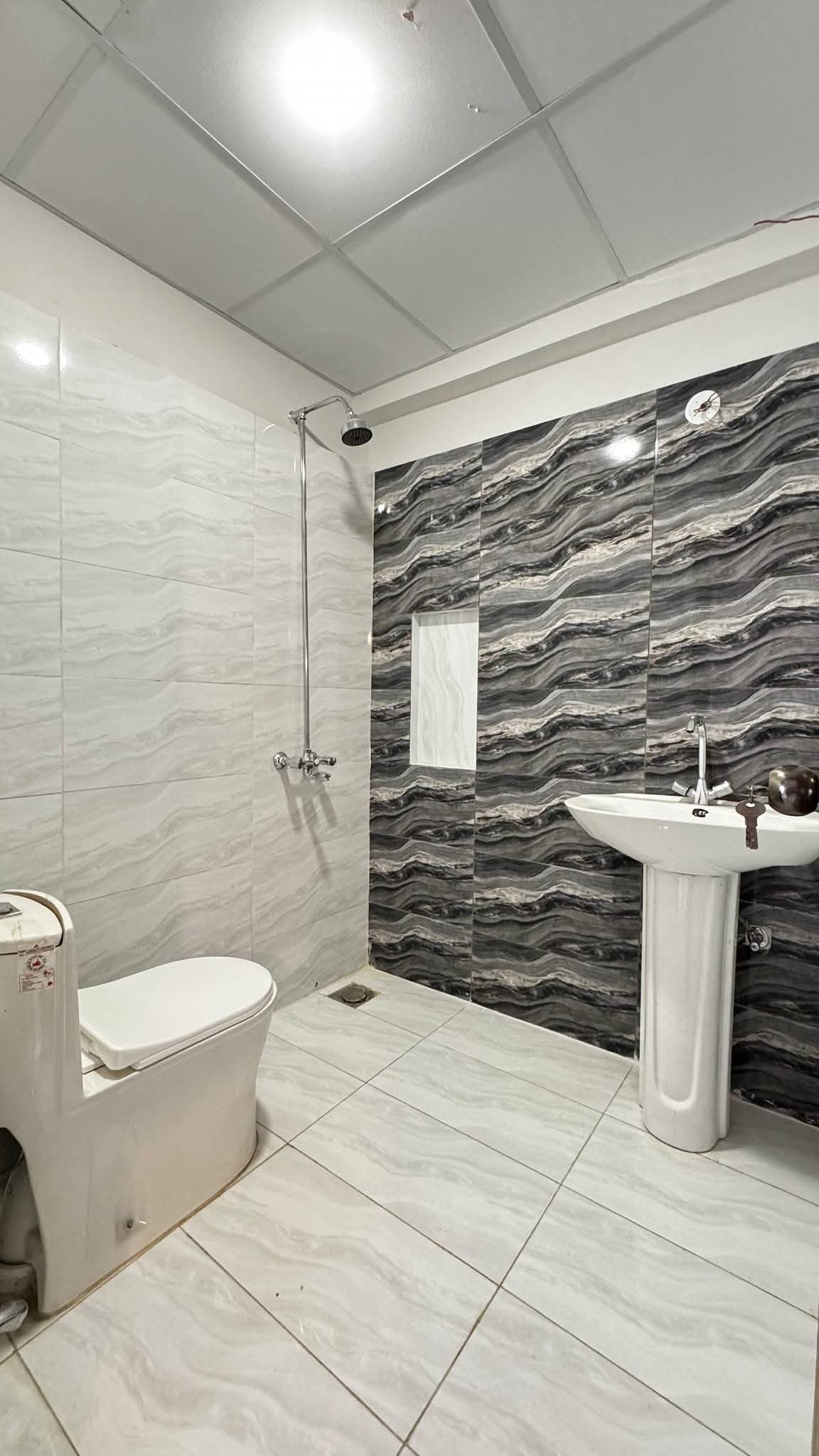 Brand New 2 Bed DD Flats for Sale | Falaknaz Twin Tower Karachi - Image 7