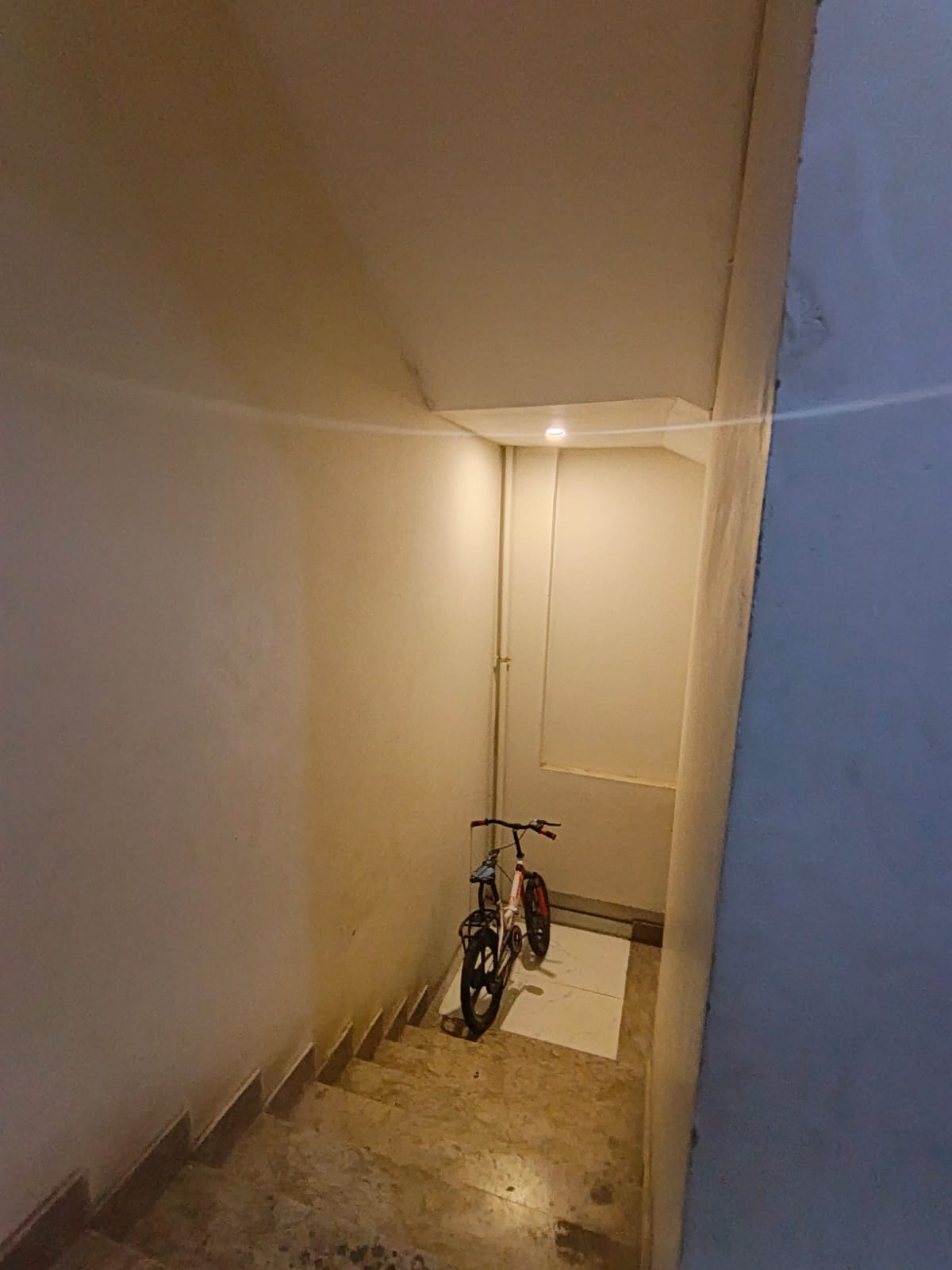 3 Bed Lounge Apartment for Sale on Tariq Road - Image 6