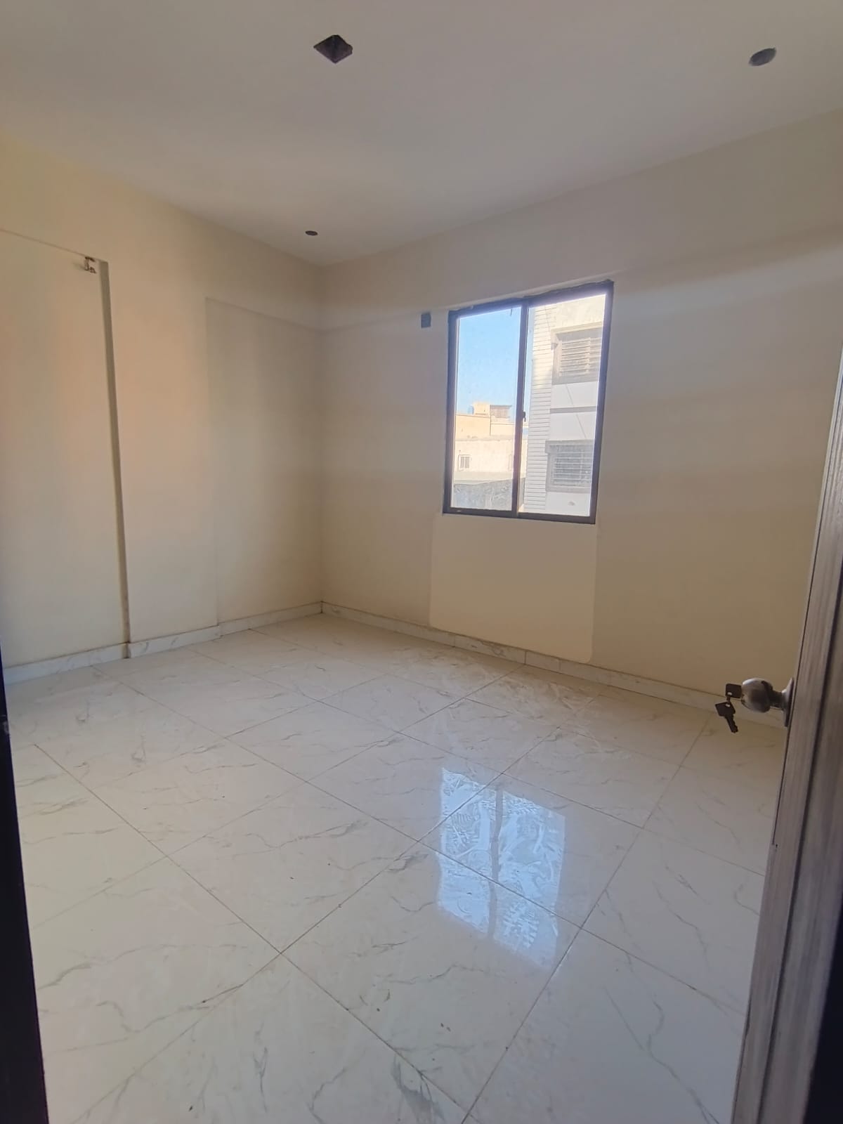 3 Bed Lounge Apartment for Sale on Tariq Road - Image 13